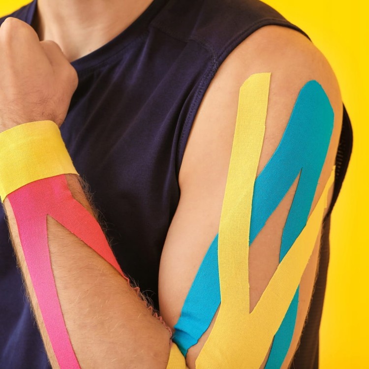 Taśma do kinesiotapingu yellowTAPE czerwona 5 cm x 5 m