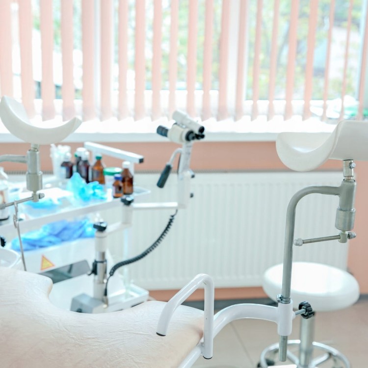 Podkład medyczny laminowany biały kostka 33 x 48 cm 100 szt. NEXODIS