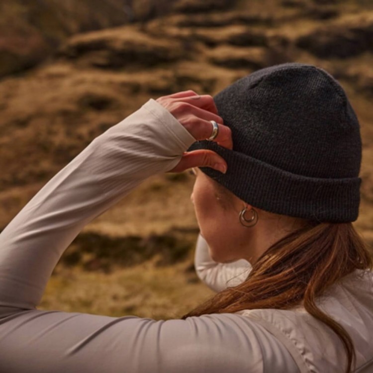 Zimowa czapka COLD WHEATHER 50% merino beanie sportowa CEP czarna