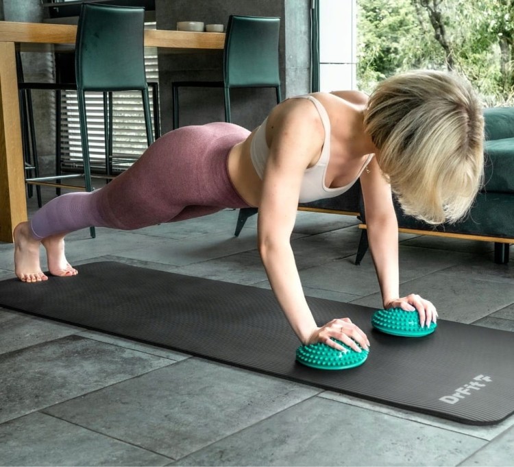 Masażer z wypustkami sensorycznymi (pół piłki) ø16x7 cm zielona PÓŁJEŻYK