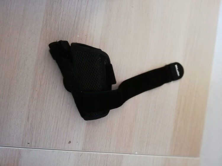 Orteza kciuka Mueller 62712 rozmiar uniwersalny