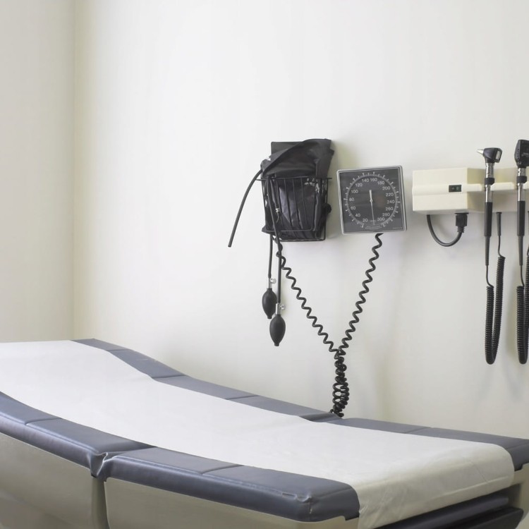 PODKŁAD MEDYCZNY PAPIEROWY PRZEŚCIERADŁO 50CMX46M 1SZT