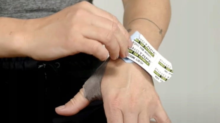 Taśma do kinesiotapingu PINO 7,5 cm x 5 m czarna