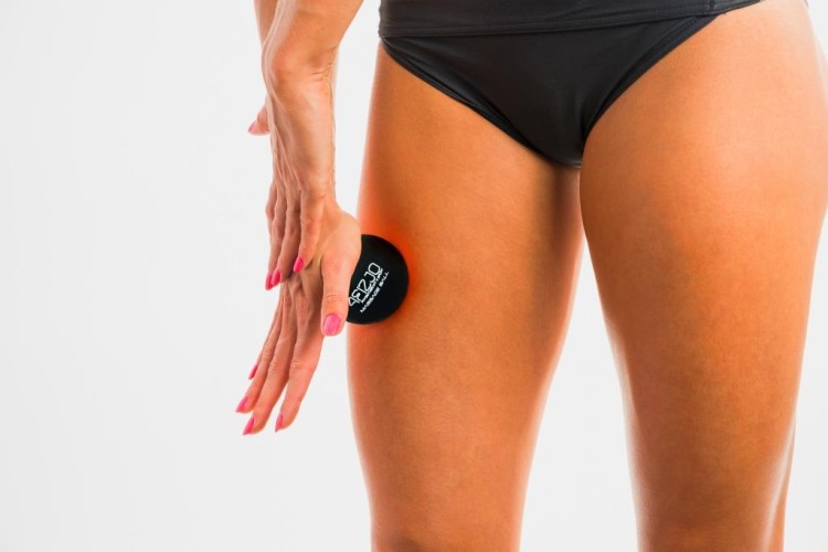 Piłka gładka LACROSSE twarda do masażu 4FIZJO średnica 6,25 cm czarna